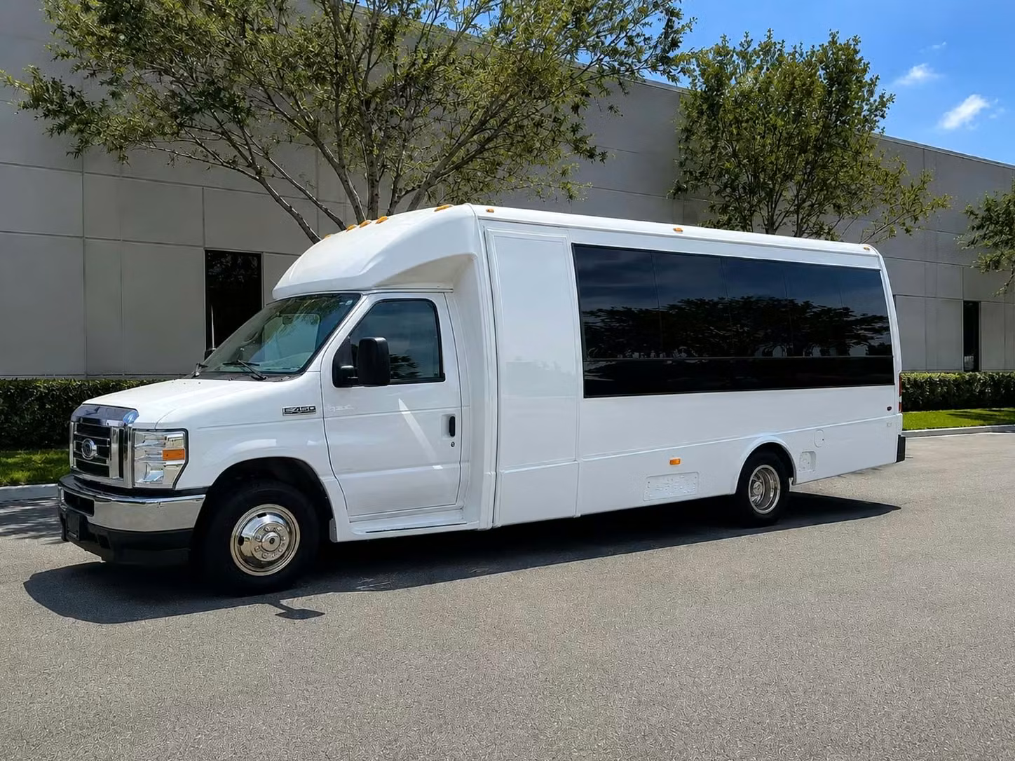 crown point 15 passenger minibus rental
