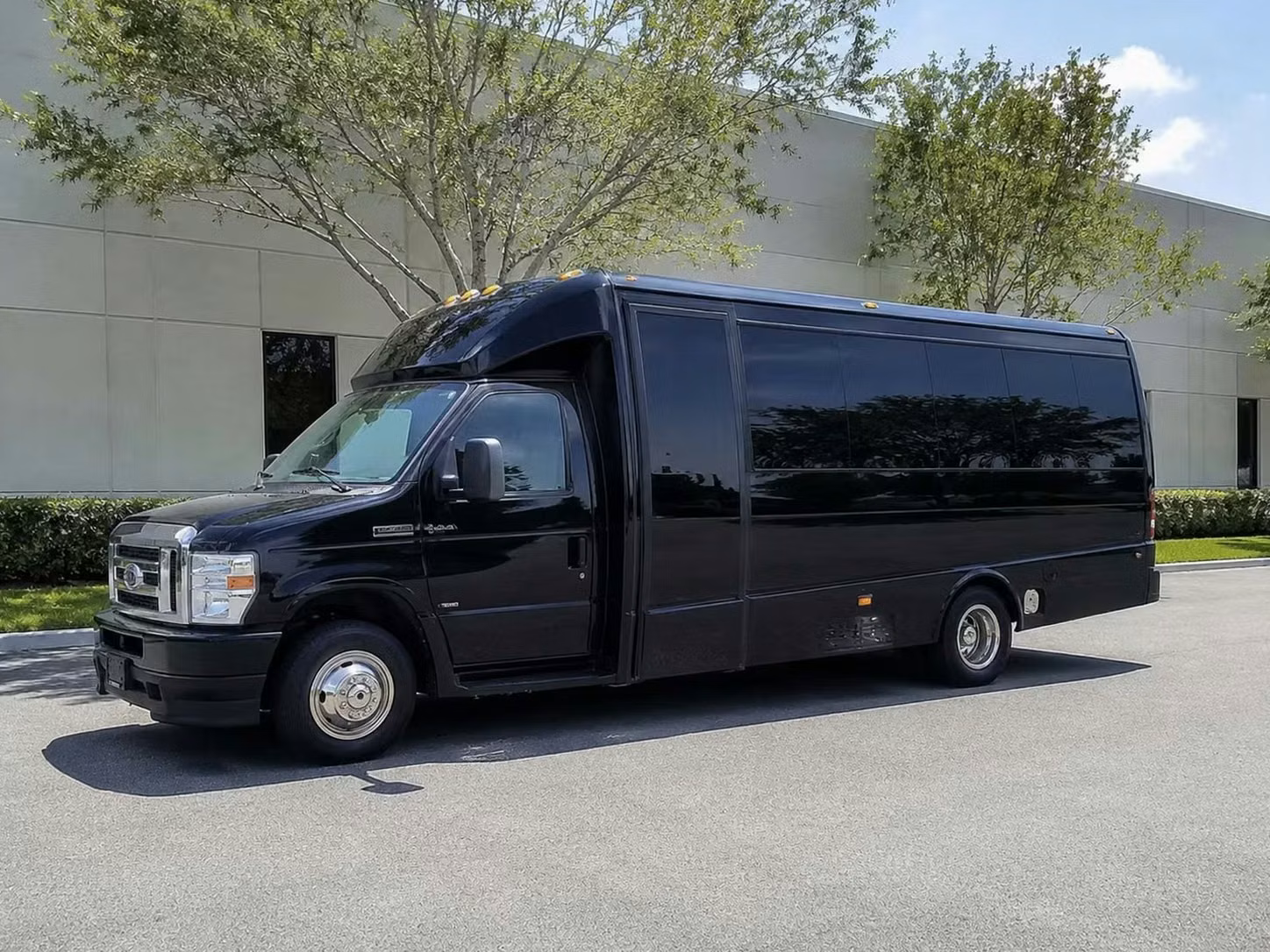 crown point 18 passenger minibus rental