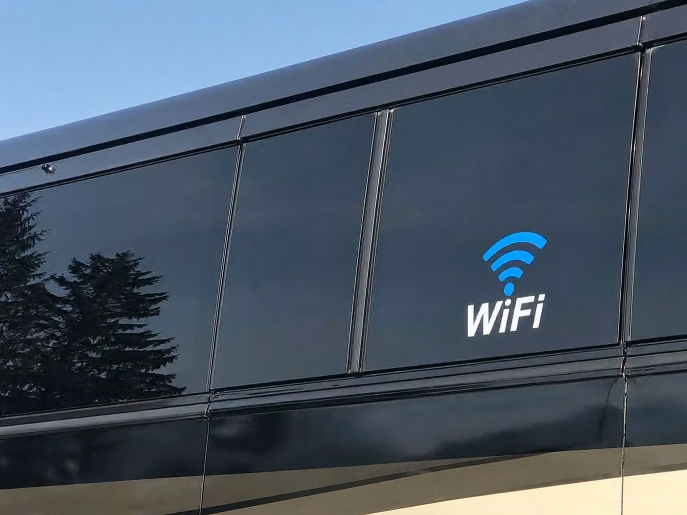 crown point 20 passenger minibus wifi
